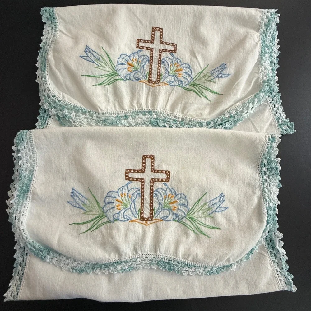 Vintage Easter Linen Dresser Scarves Set 2 Embroidered Cross‎ Crochet 37x15